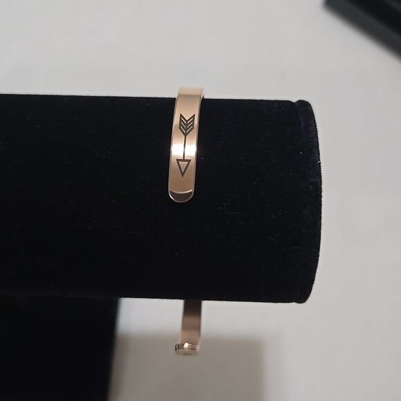 Inspirational Cuff Bracelet - Picture 4 of 6